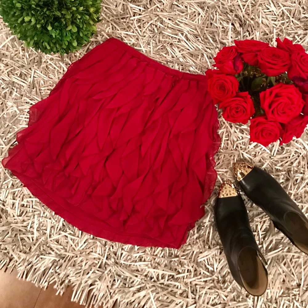 🌼GONE SOON 🌼🐘Club Monaco silk ruffle skirt size 0